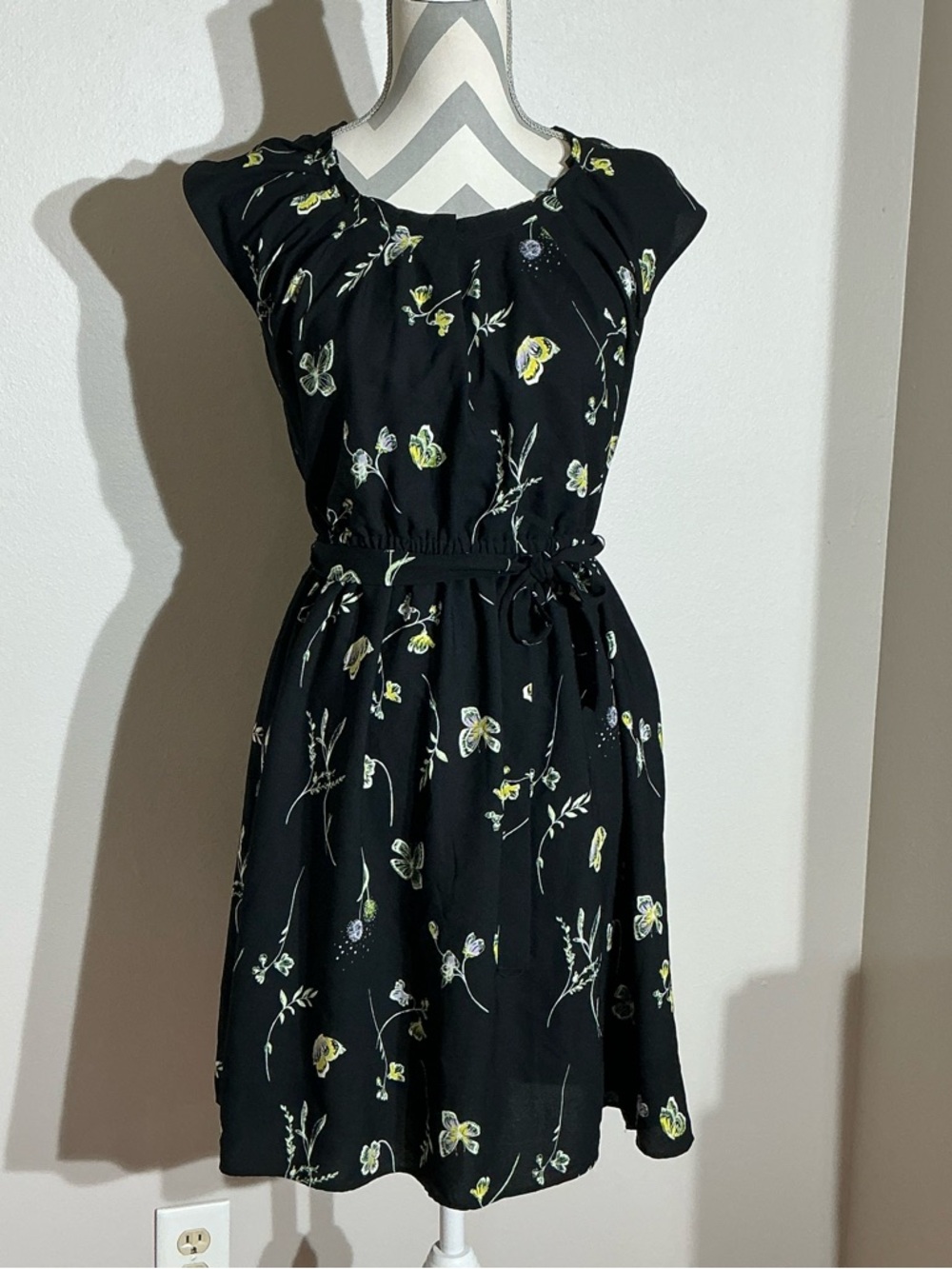 LC Lauren Conrad Small Black Floral Asymmetrical Dress